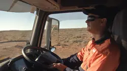 Routiers de l'Outback S02E01 Route de nuit