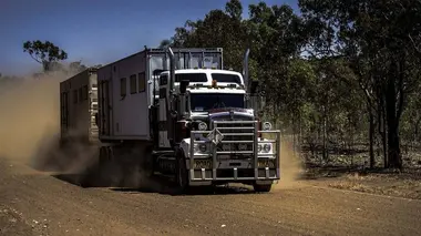 Routiers de l'Outback S02E01 Route de nuit