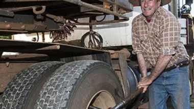 Routiers de l'Outback S02E02 Course contre la montre