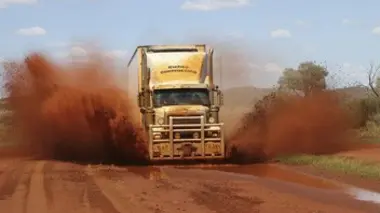 Routiers de l'Outback S02E07 Back in business !
