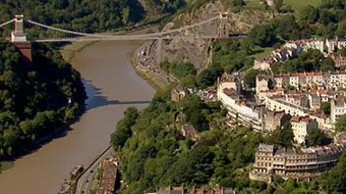 Royaume-Uni, l'histoire vue du ciel E02 La construction d'une nation
