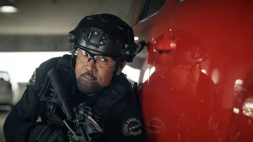 S.W.A.T. S04E12 Des vies à sauver