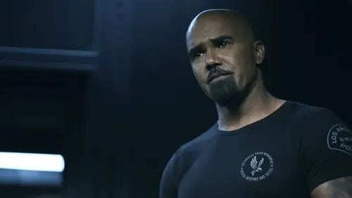 S.W.A.T. S06E13 Nom de code : juillet