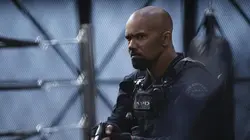 S.W.A.T. S01E17 Aux armes