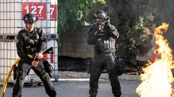 S.W.A.T.  S04E07 Les soldats du feu
