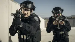 S.W.A.T.  S04E07 Les soldats du feu