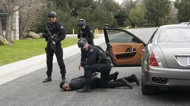 S.W.A.T. S02E19 Bons et loyaux services