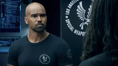S.W.A.T. S04E04 Escorte à haut risque