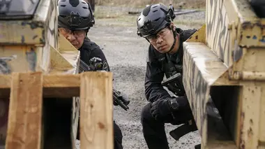 S.W.A.T. S05E19 Evasion en plein ciel