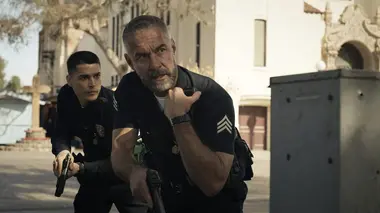 S.W.A.T. S06E15 Protéger et servir