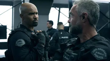 S.W.A.T. S06E21 40 ans de service