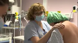 Sages-femmes, la vie entre leurs mains