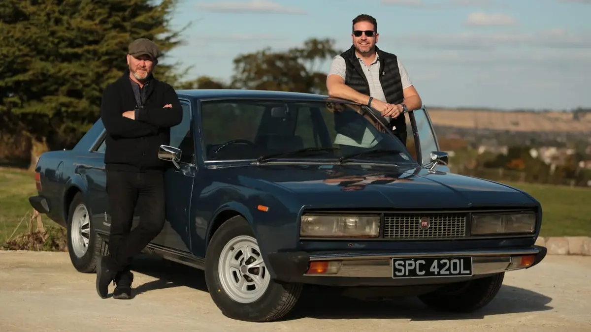 Sauveurs de trésors : voitures de légende Citroen DS et Lotus 7