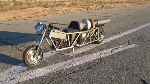 Savants fous! E01 Chaise à propulsion