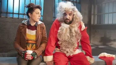 Scènes de ménages Ça s'enguirlande pour Noël !