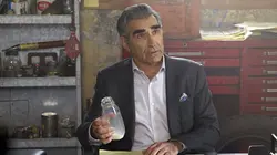 Schitt's Creek  S02E08 L'argent du lait