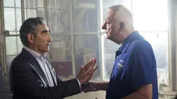 Schitt's Creek  S02E08 L'argent du lait