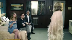 Schitt's Creek S05E04 La robe
