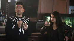 Schitt's Creek S05E04 La robe