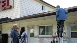 Schitt's Creek S05E01 La corneille triomphale