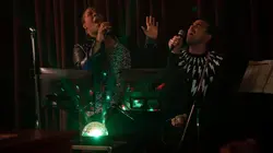 Schitt's Creek S05E04 La robe