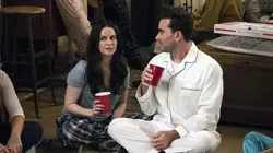 Schitt's Creek S05E05 Pendaison de crémaillère