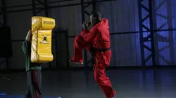 Science of Stupid Chest bumps et karaté