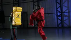 Science of Stupid Chest bumps et karaté