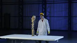 Science of Stupid Feu à bord