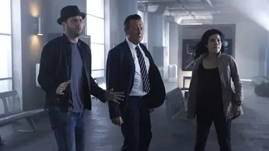 Scorpion S02E08 Le train de la mort