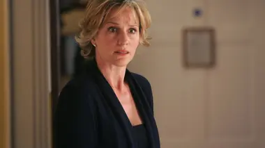 Scotland Yard, crimes sur la Tamise S14E01 Comme deux gouttes d'eau