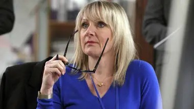Scott & Bailey S01E01