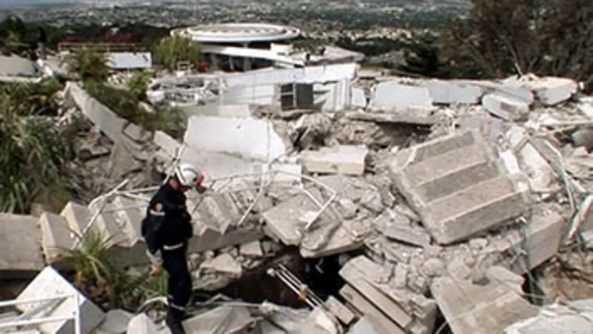 Secouristes de l'extrême S02E02 Quand la terre tremble