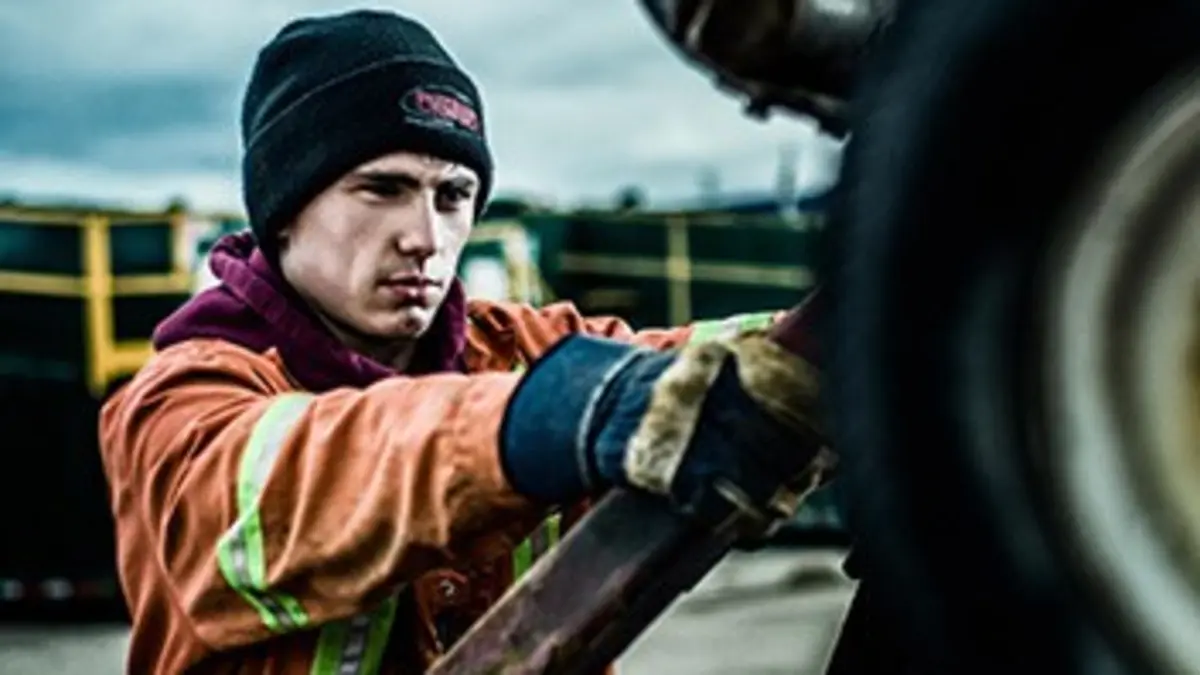 Secours routiers poids-lourds S01E02 Zone de guerre