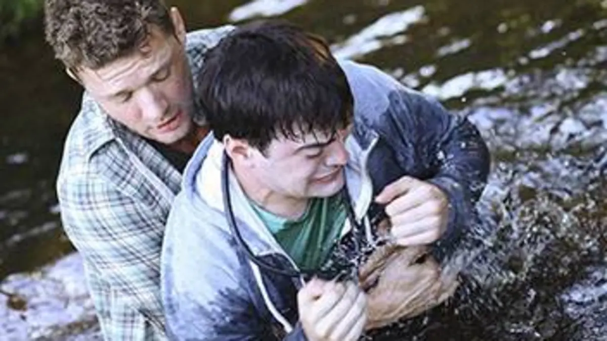 Secrets and Lies S01E05 La veste bleue