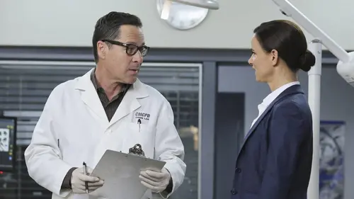 Secrets & Lies : le mystère Kate Warner S02E07 Le clash