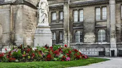 Secrets d'histoire S16E08 Marguerite d'Angoulême, la perle de François Ier