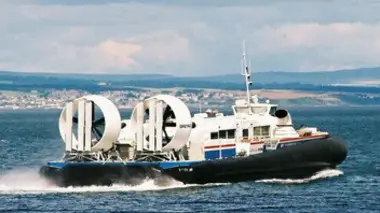 Métier à tisser, engin volant sans pilote, machine d'abattage, aéroglisseur