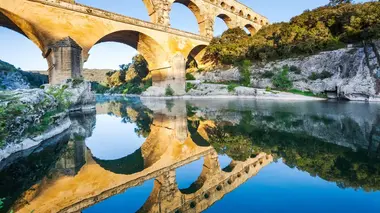 Pont du Gard, la nature à l'abri des arches