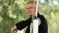 Section de recherches S06E01 Vacances mortelles