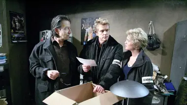 Section de recherches S02E08 Corps à corps