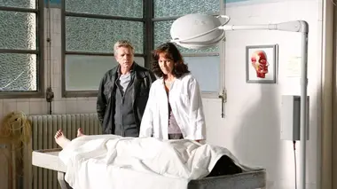 Section de recherches S03E04 Une femme comme les autres