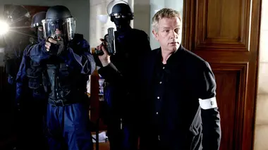 Section de recherches S05E02 Roman noir