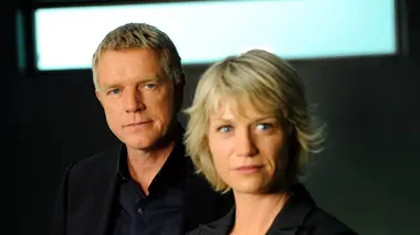 Section de recherches S05E07 Hors-jeu