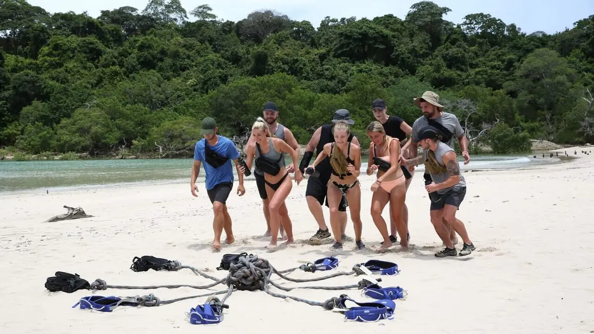 Seuls en mer : le radeau de la discorde S01E05 Regarder le monde brûler