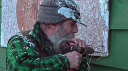 Seuls face à l'Alaska Au bord du gouffre