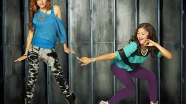 Shake It Up ! S03E11 SOS teinturier