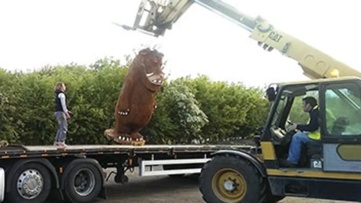 Shipping Wars UK E17