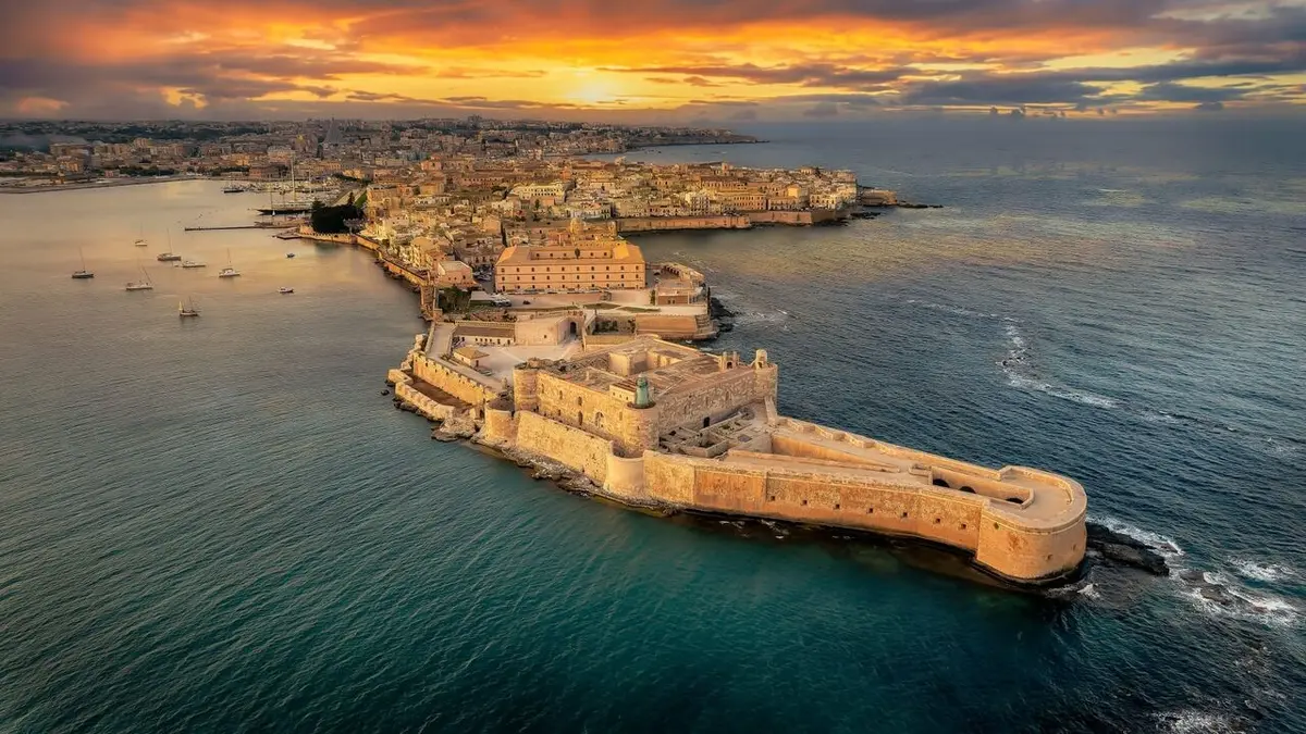 Visuel de Sicile : une ville au bord du vide