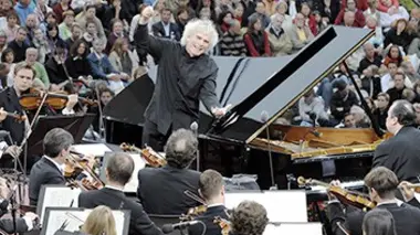 Simon Rattle et le Philharmonique de Berlin jouent Mendelssohn et Beethoven